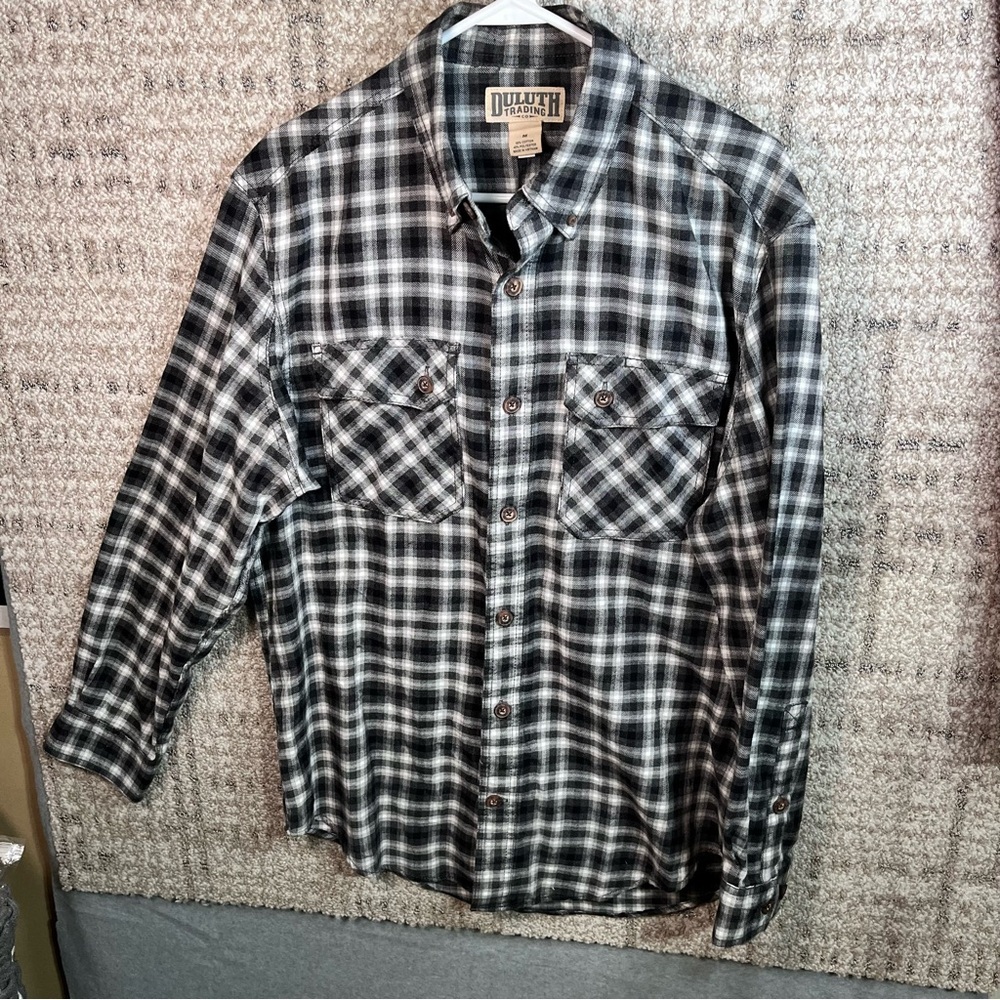 DULUTH TRADING CO Long Sleeve Flannel Plaid Button Up Shirt Medium Workwear‎